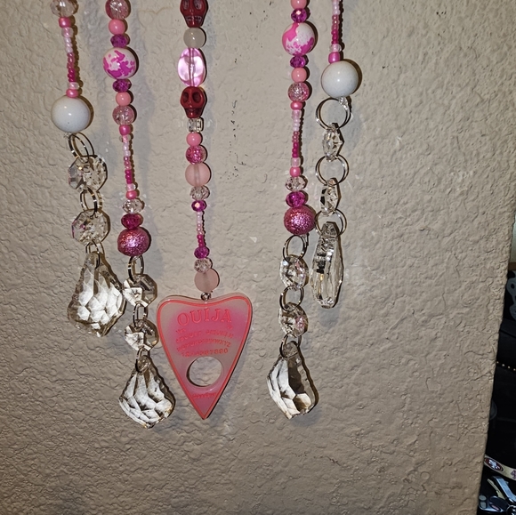 Ouija Planchette Horseshoe crystal and gkass beaded suncatcher. Pinks! - Picture 7 of 16